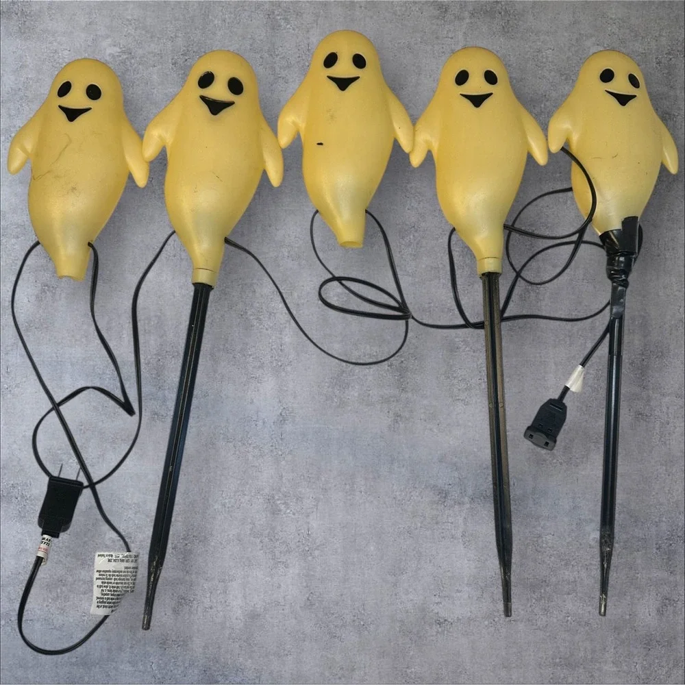 1 Set - VTG Halloween String 5‎ Light Up Ghosts - Read